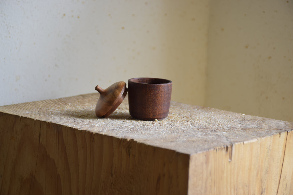 קופסא קטנה מעץ מהגוני